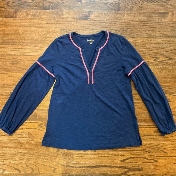 Lilly Pulitzer 100% Pima Cotton Lightweight Long Sleeve Navy Pink V-Neck Shirt - Picture 1 of 7